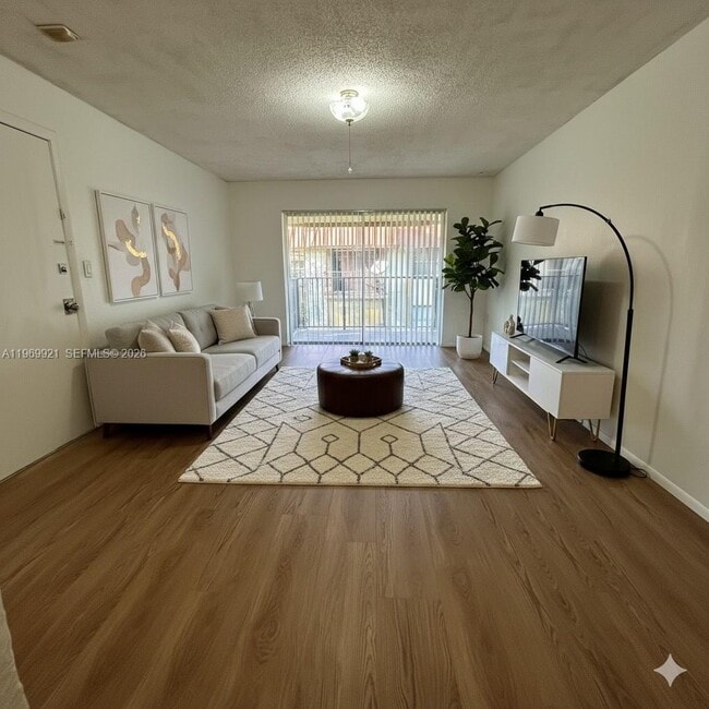 10511 SW 108th Ave in Miami, FL - Building Photo - Building Photo