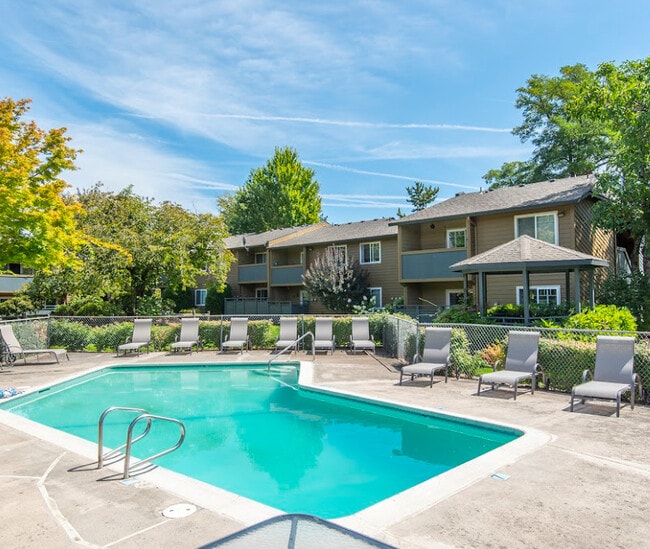 Crescent Ridge Apartments in Beaverton, OR - Building Photo - Building Photo