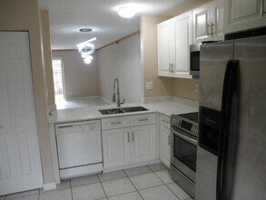 847 Summit Lake Dr in West Palm Beach, FL - Building Photo - Building Photo