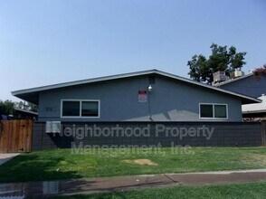 1429 E Cambridge Ave in Fresno, CA - Building Photo - Building Photo