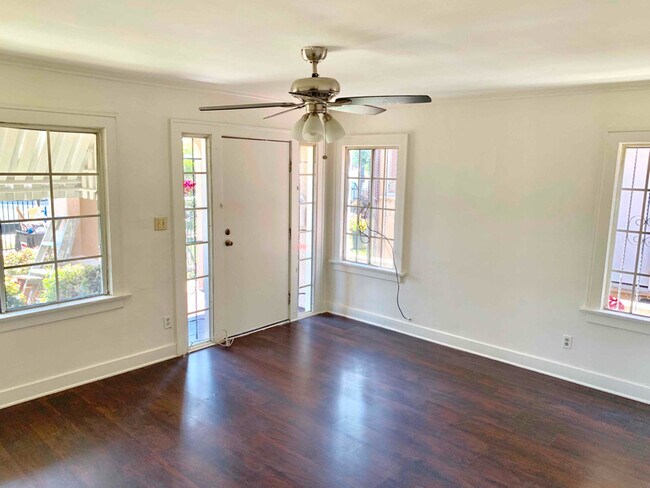 5737 Ruthelen St-Unit -5737 in Los Angeles, CA - Building Photo - Building Photo
