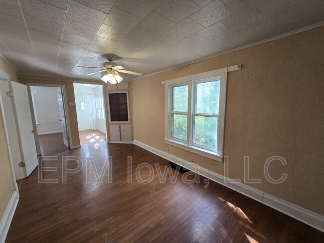 2113 Mulberry St in Waterloo, IA - Building Photo - Building Photo