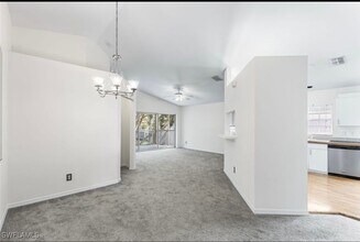 3730 Fieldstone Blvd in Naples, FL - Building Photo - Building Photo