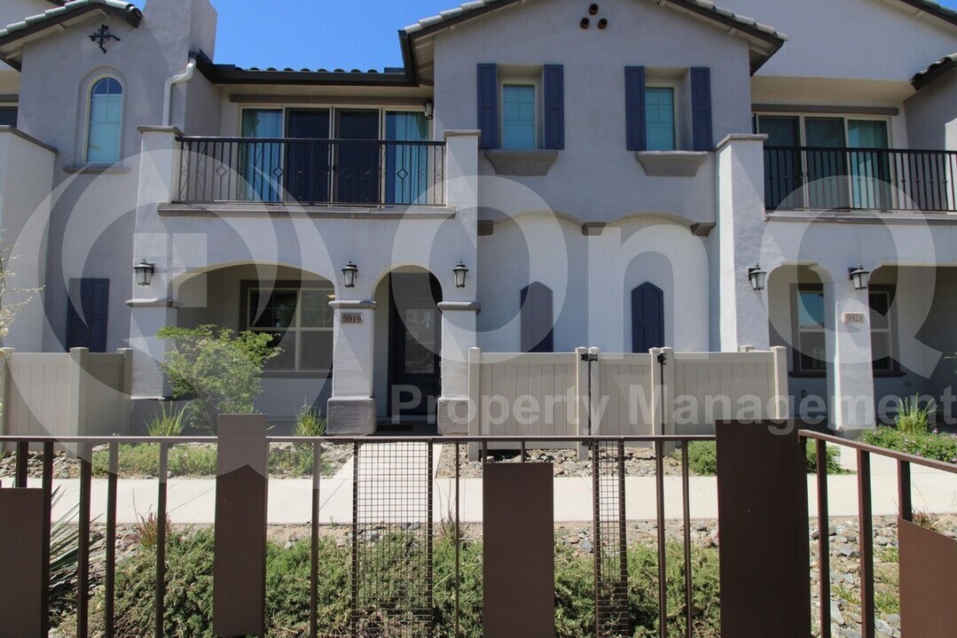 9919 E Wavelength Ave in Mesa, AZ - Building Photo
