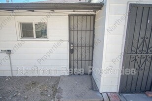 2111 Portland Ave in El Paso, TX - Building Photo