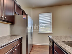888 Headland Wy in Canton, GA - Building Photo - Building Photo