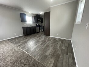 38017 Chilver Ave in Clinton Township, MI - Building Photo - Building Photo