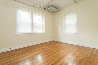 136 Highland Ave in Somerville, MA - Foto de edificio - Building Photo