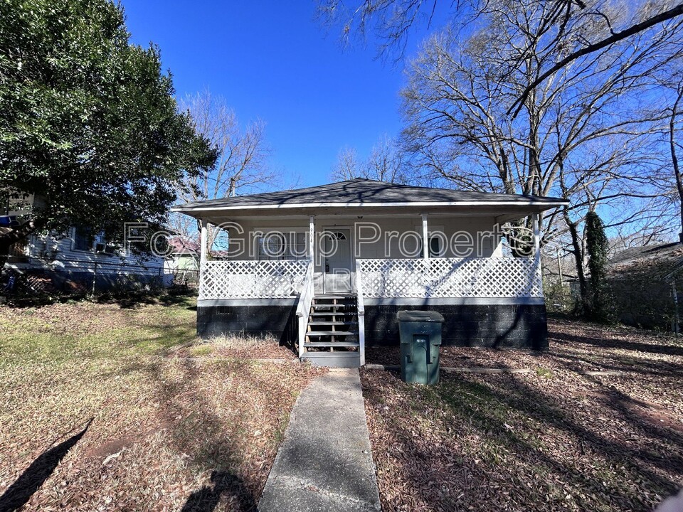 904 W 6th Ave in Gastonia, NC - Building Photo