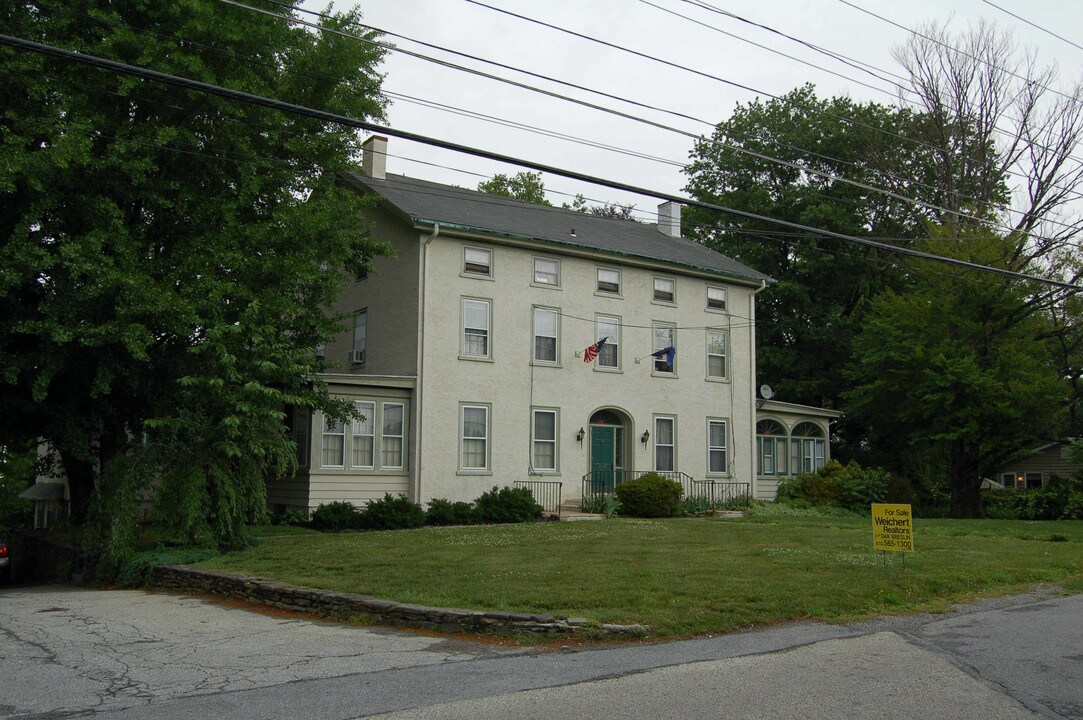 1315 Burke Rd in West Chester, PA - Building Photo