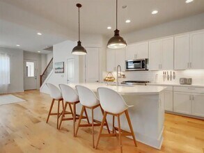 4711 Vaughan St in Austin, TX - Building Photo - Building Photo