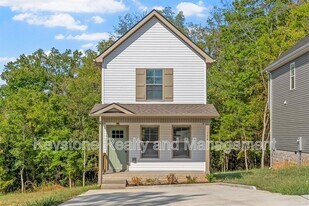 174 Oak St in Clarksville, TN - Building Photo