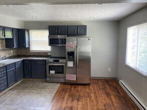 412 W Parkwood Dr, Unit 1 in Dayton, OH - Building Photo - Building Photo