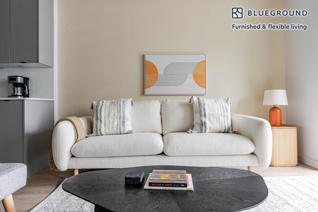 3030 Potomac Ave, Unit SI FL3-ID1025 in Arlington, VA - Foto de edificio - Building Photo