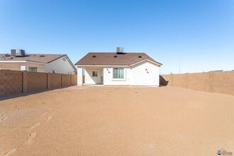 3559 S Dana Dr in Yuma, AZ - Building Photo - Building Photo