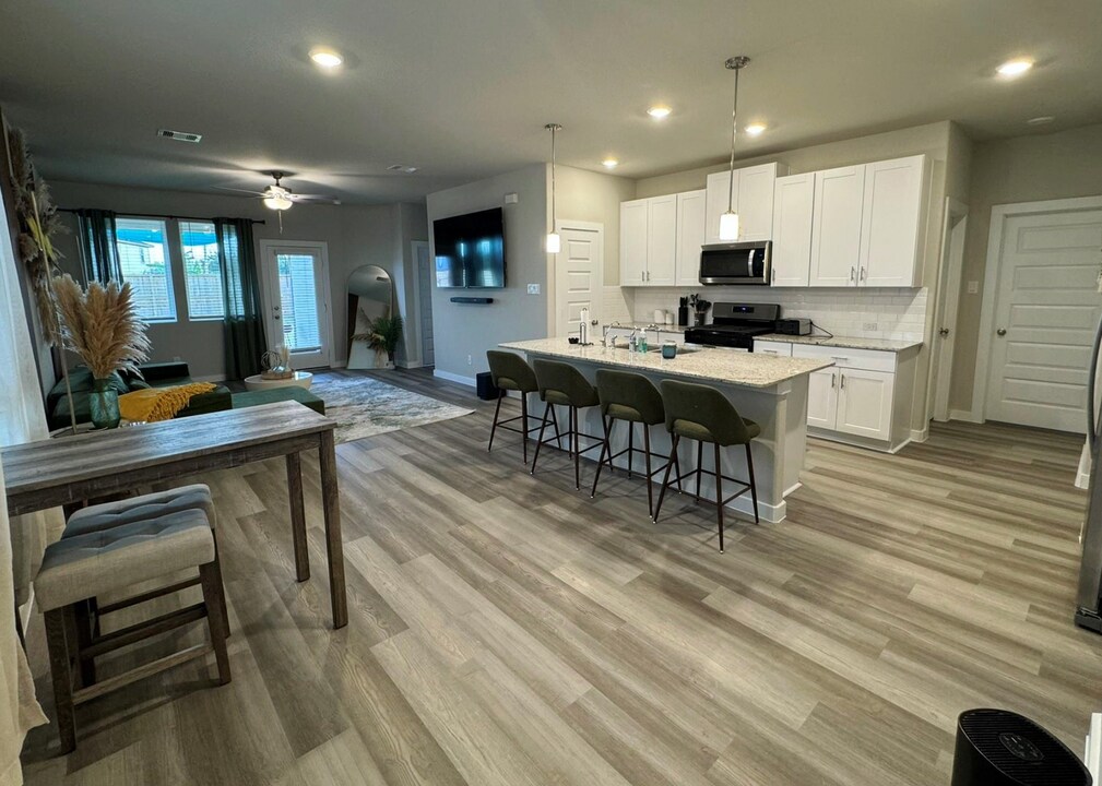 5608 Madden Rd in Houston, TX - Building Photo