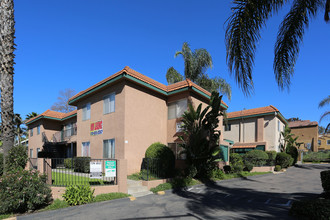 3730-3758 Beyer Blvd in San Diego, CA - Building Photo - Building Photo