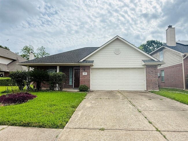 property at 1015 Andover Dr