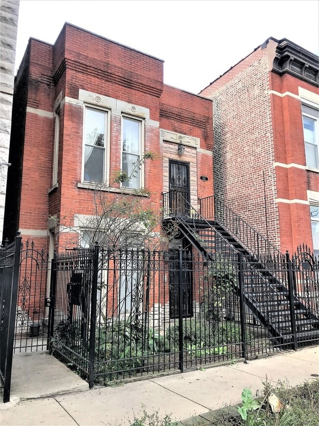 property at 1012 S Oakley Blvd