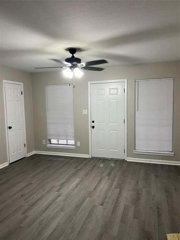 910 7th St N in Texas City, TX - Foto de edificio - Building Photo