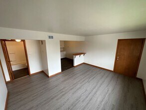 7731 W Hampton Ave in Milwaukee, WI - Building Photo - Building Photo