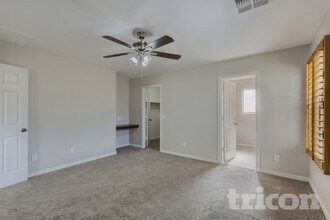 886 W Desert Hills Dr in San Tan Valley, AZ - Building Photo - Building Photo