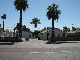 Casa Del Pueblo Apartments