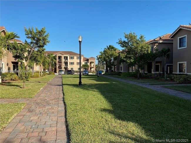 22401 SW 88th Pl in Cutler Bay, FL - Building Photo - Building Photo