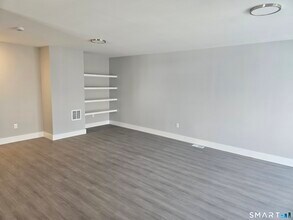 43 Fairfield Pl in Beacon Falls, CT - Building Photo - Building Photo