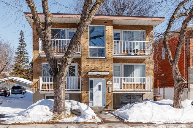 119 Laval Av in Laval, QC - Building Photo - Building Photo