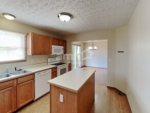 5895 Westbend Dr in Galloway, OH - Building Photo - Building Photo
