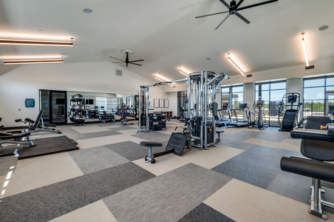 Jefferson Lakehaven in Grand Prairie, TX - Building Photo