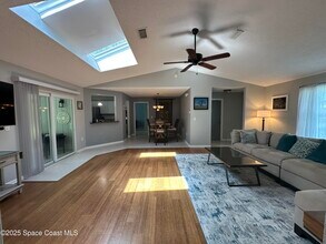 436 Escobar Ave NW in Palm Bay, FL - Building Photo - Building Photo