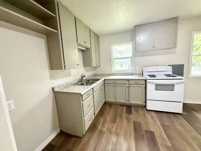 24 Cason St in Ardmore, OK - Building Photo - Building Photo