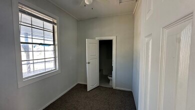 904 Herbert Ave in Pasadena, TX - Foto de edificio - Building Photo