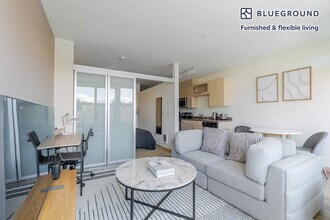 3920 Stone Way N, Unit SI FL3-ID856 in Seattle, WA - Foto de edificio - Building Photo