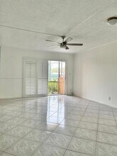 630 Tennis Club Dr in Wilton Manors, FL - Foto de edificio - Building Photo