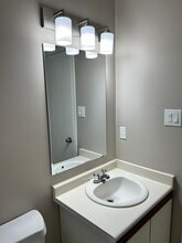 345 Adelaide Av W in Oshawa, ON - Building Photo - Building Photo