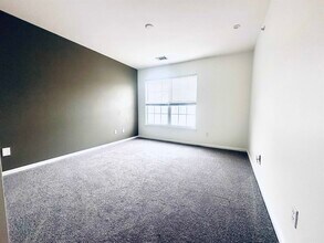 5 Soho Dr in Jersey City, NJ - Building Photo - Building Photo