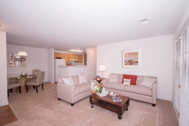 Longhill Grove in Williamsburg, VA - Building Photo - Building Photo