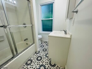 76 Chestnut St in Montclair, NJ - Building Photo - Building Photo