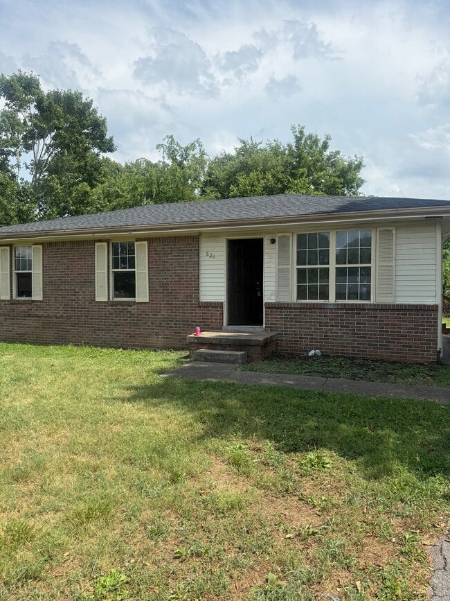 property at 826 Victoria St