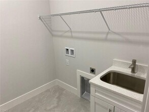 702 NW 2nd Ln in Cape Coral, FL - Building Photo - Building Photo