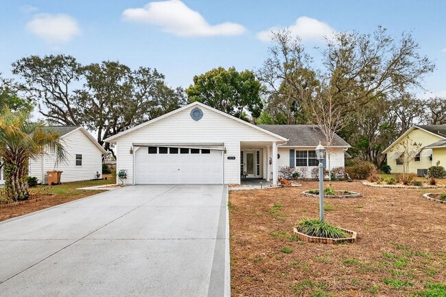 1214 Loch Rannoch Ct in Leesburg, FL - Building Photo - Building Photo