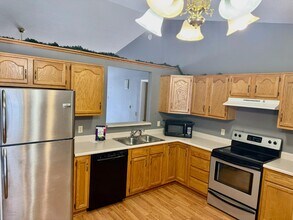 10533 Graystone Cove in New Haven, IN - Building Photo - Building Photo