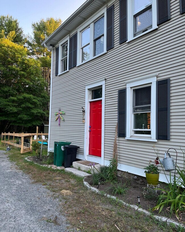 540 Field Hill Rd Apartments and Nearby Clayville Apartments For Rent