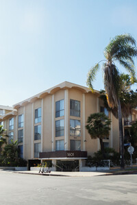 Park Plaza Apartments in Los Angeles, CA - Building Photo - Building Photo