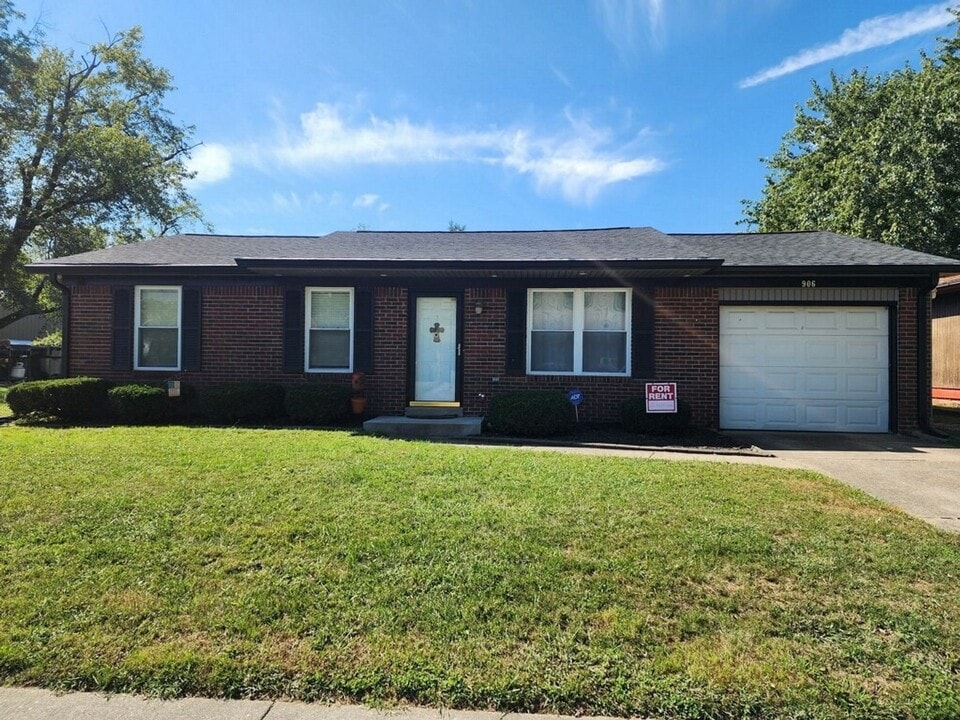 906 Senate Ave in Jeffersonville, IN - Building Photo