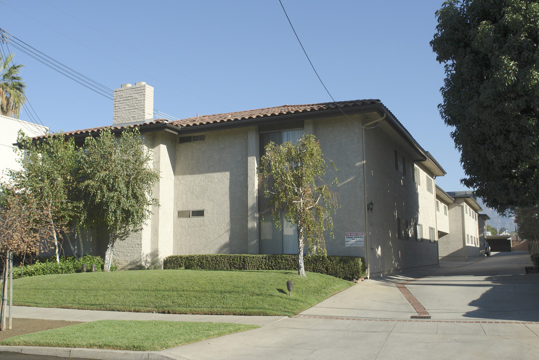 203 E Live Oak St in San Gabriel, CA - Building Photo