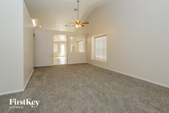 3452 Canter Dr in North Las Vegas, NV - Foto de edificio - Building Photo